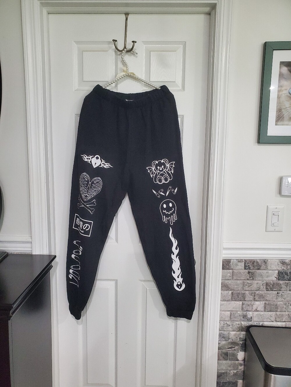 Hot Topic No Today Symbold Sweatpants